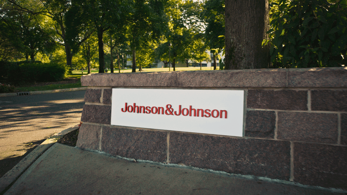 Johnson & Johnson MedTech reportedly could sell DePuy Synthes to Apollo